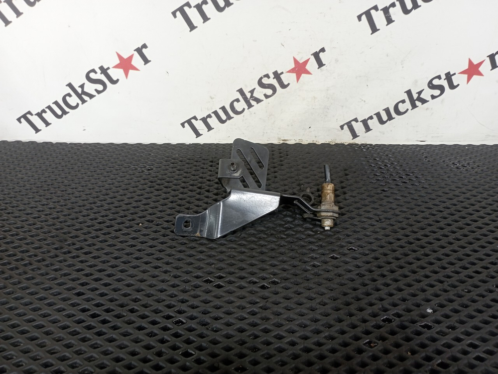 Кронштейн выключателя массы 2020г.