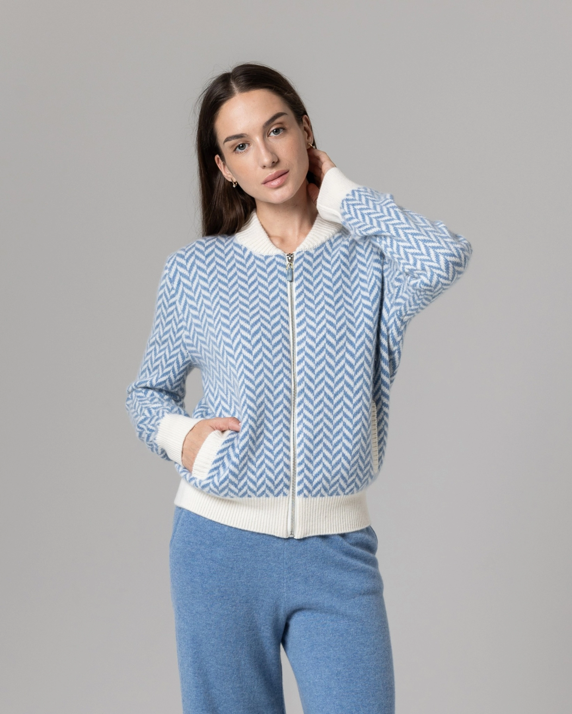 Кашемировый бомбер