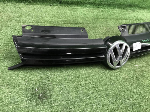 Решетка радиатора VW Golf 6 (2008-2012)