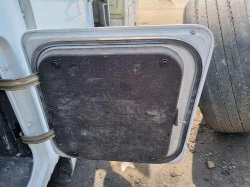 Крышка инструментального ящика правая