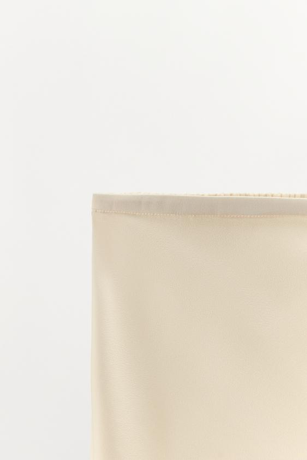 ZARA КАТЛАСНЫЕ ШОРТЫ С КРУЖЕВОМ, ЭКРЮ