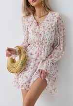 Платье с рюшами белое