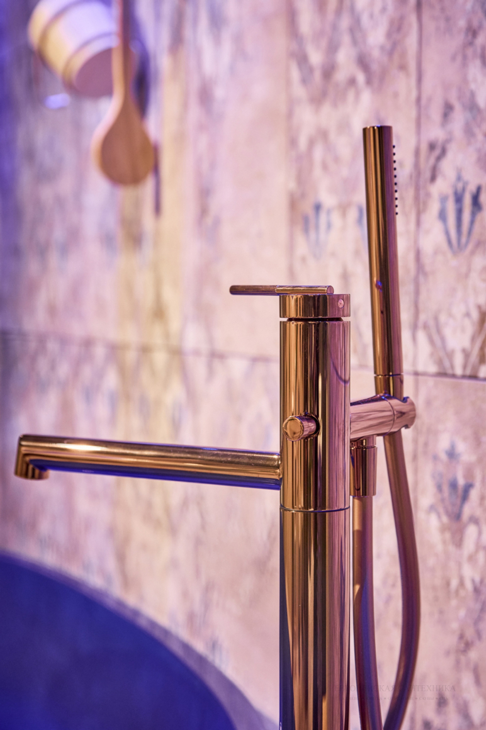 Смеситель для ванны Gessi Ingranaggio, напольный, с ручным душем, встраиваемый, цвет Chrome