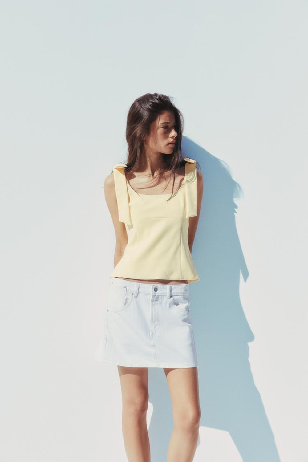 ZARA ТОП ИЗ ЭЛАСТИЧНОЙ ТАКНИ С БАНТАМИ, СВЕТЛО-ЖЕЛТЫЙ