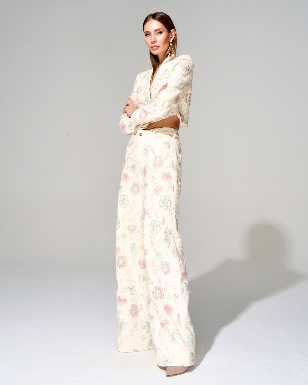 Брюки с вышивкой ручной работы