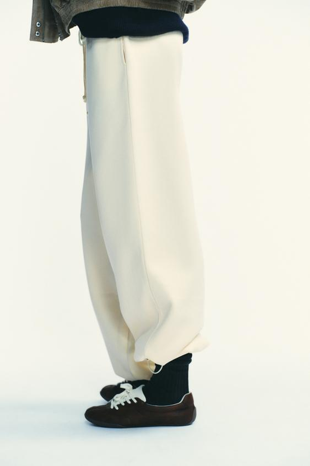 ZARA БАЗОВЫЕ ПРЯМЫЕ БРЮКИ ИЗ МЯГКОЙ ТКАНИ, ЖЕЛТЫЙ