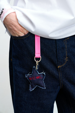 Брелок TO REBEL розовый