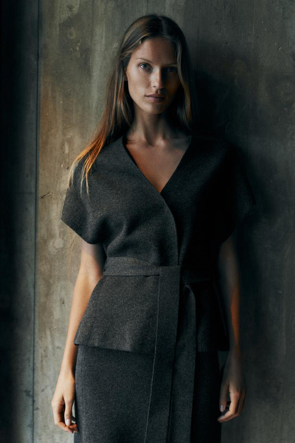 ZARA ТРИКОТАЖНЫЙ ЖИЛЕТ С ПОЯСОМ, СЕРЫЙ