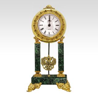 Часы "На каменных стойках"