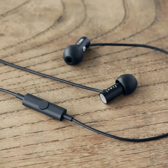 Final Audio E2000 Matte Black