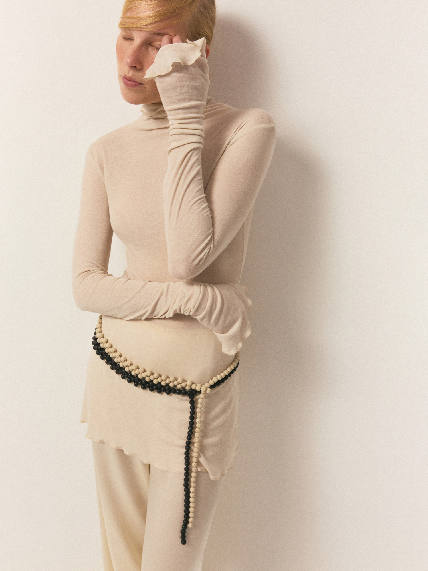 Пояс из пенистой лавы