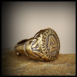 Кольцо-печатка "Валькнут" литье художественное , латунь
