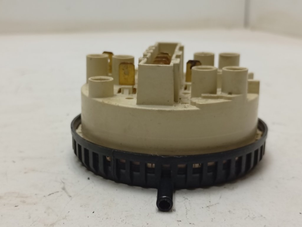 WMV1600BY/01 кт39 Датчик уровня воды для стиральной машины Bosch 792353 б/у