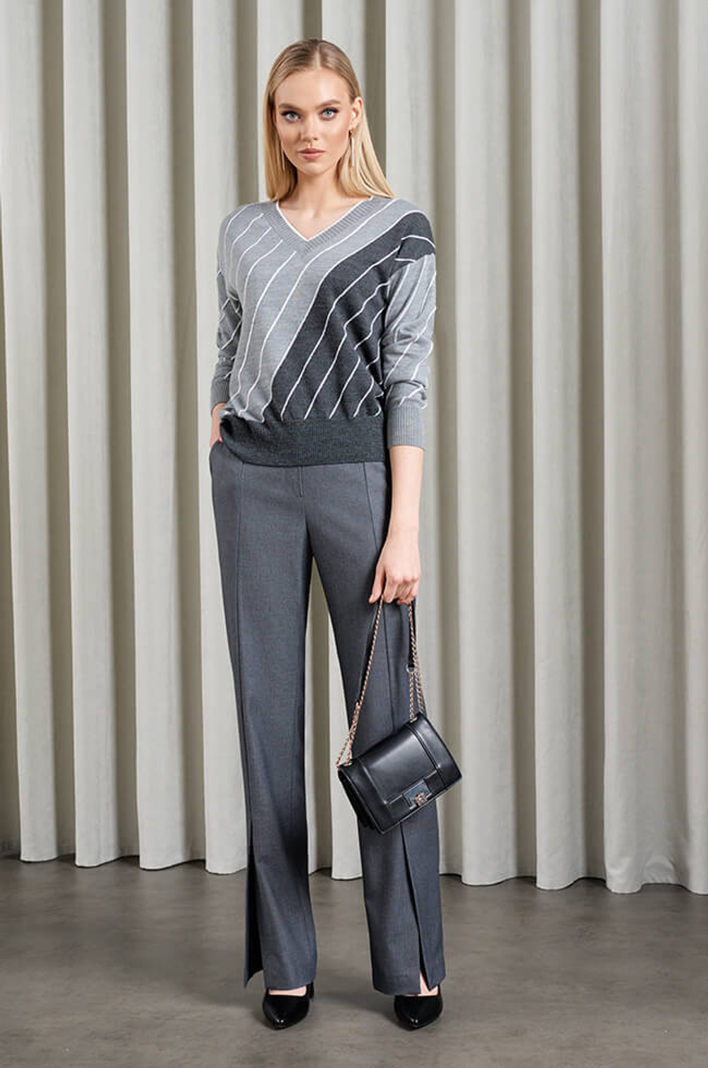 22948 Джемпер женский (серый мультиколор)