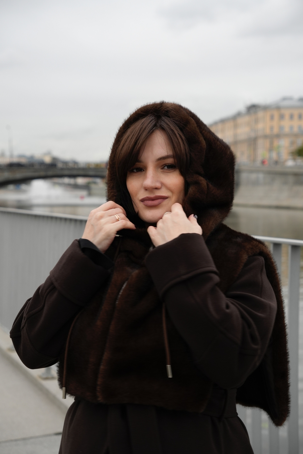 Меховой манишон 2в1 шоколад