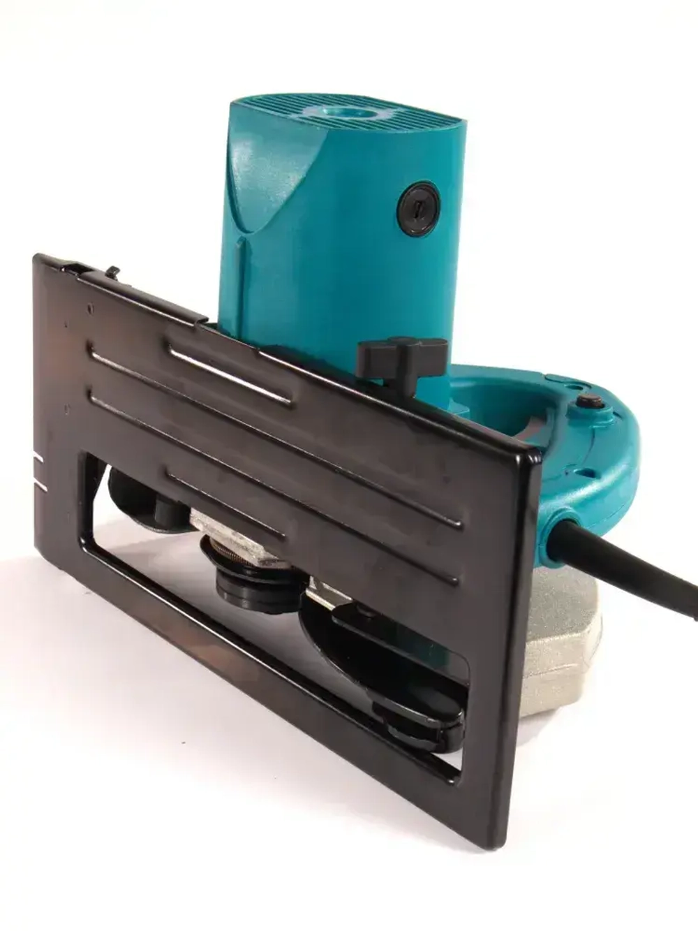 Циркулярная пила Makita, 235 MM, 2000Вт, сетевая