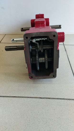 Редуктор в сборе на МКР402