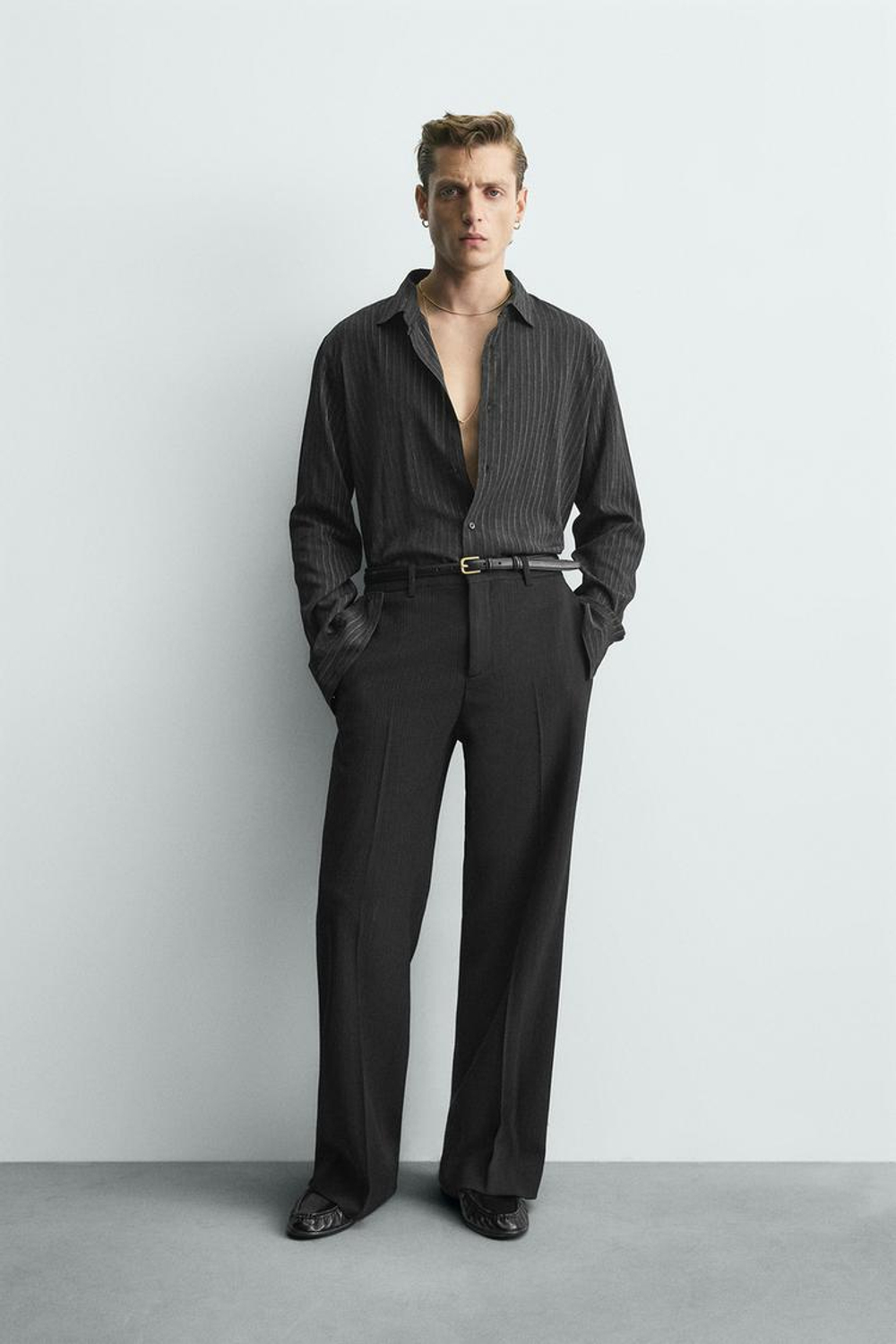 ZARA РУБАШКА СТРУЯЩЕГОСЯ ПОКРОЯ В ПОЛОСКУ С БЛЕСКОМ LIMITED EDITION, ЧЕРНЫЙ