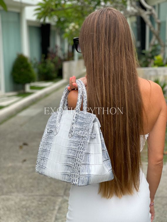 Сумка из кожи крокодила белого цвета с мотивом Гималаи BG-474