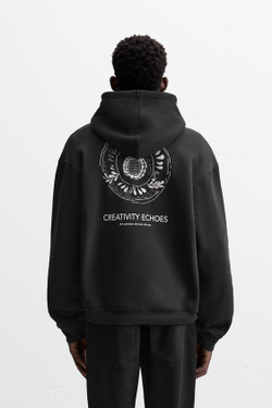 ZARA ТОЛСТОВКА С КОНТРАСТНЫМ ПРИНТОМ, ЧЕРНЫЙ