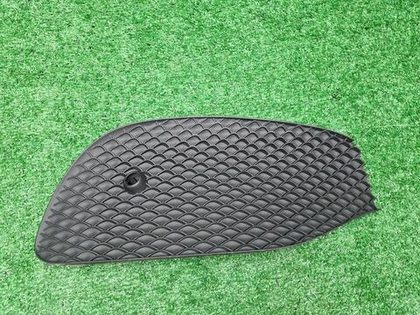 Решетка переднего бампера Mercedes E W213 (16-21)