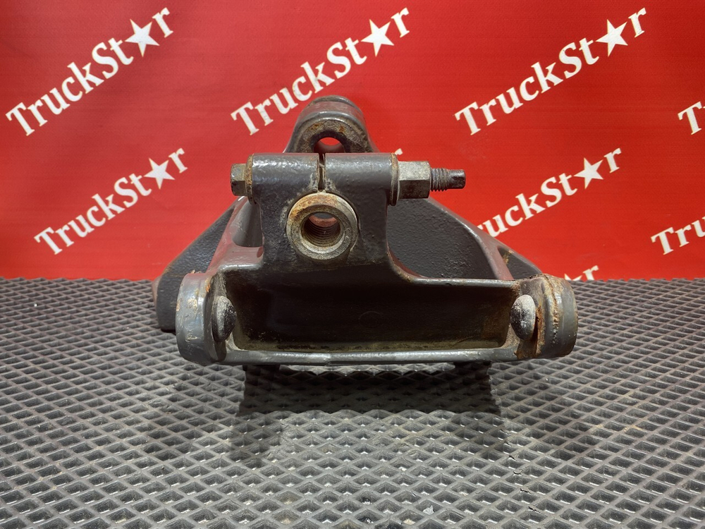 Кронштейн полурессоры передней