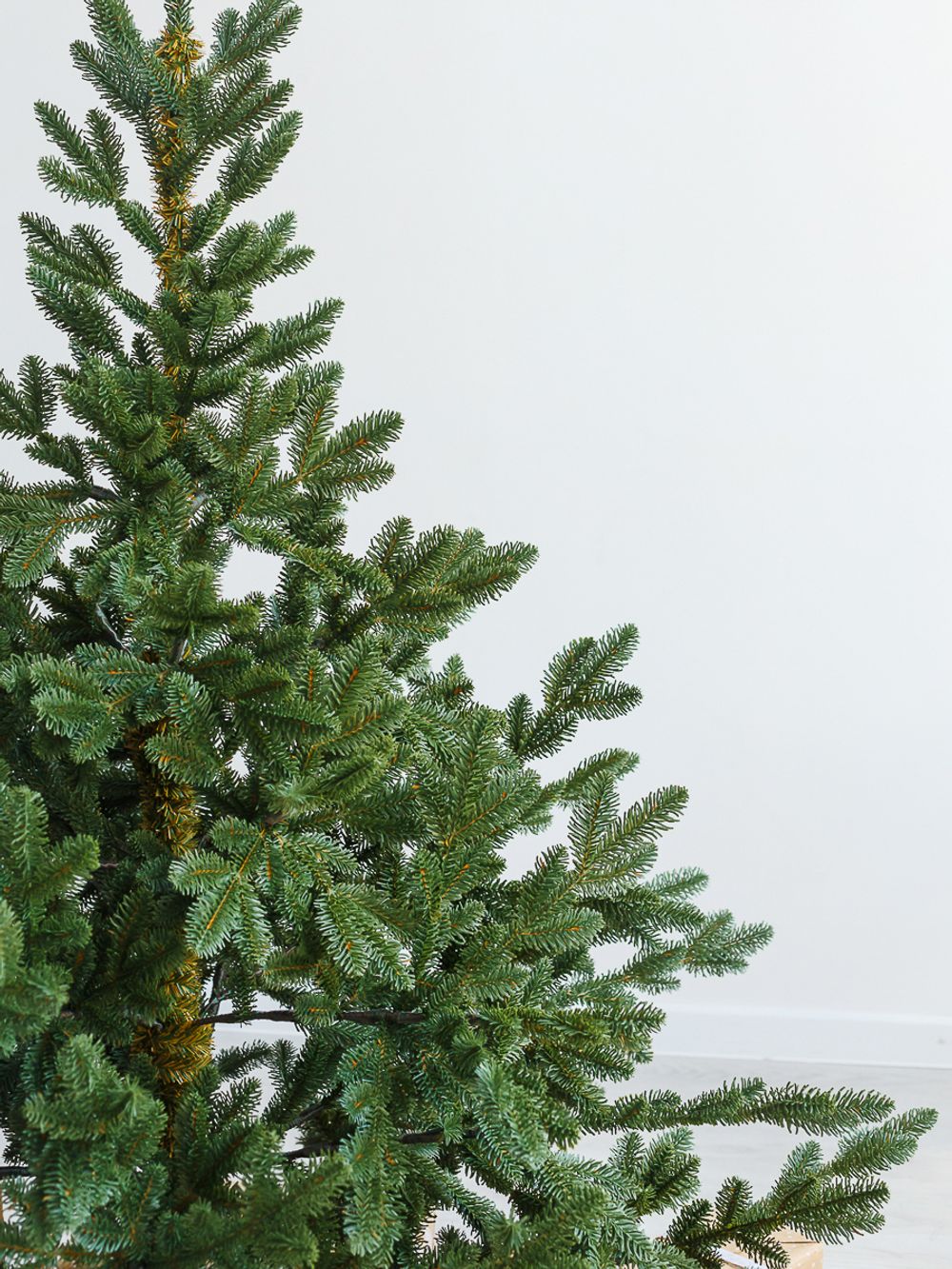 Искусственная ель на ножке «Датская» (Литая хвоя) высота от 1.2 м до 2.4 м