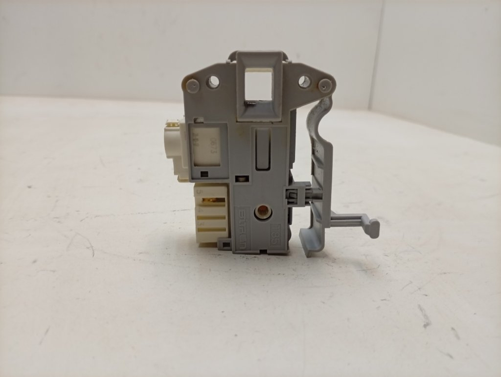 BWE81282LB кт35 Блокировка люка для стиральной машины Indesit Ariston C00254755 б/у
