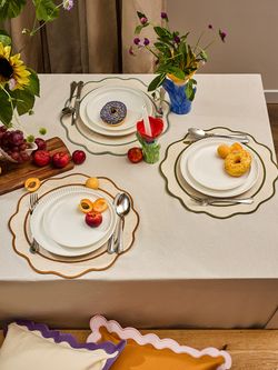 Салфетка под приборы Anemone из коллекции Trendy Ruffles, Ø38 см, оливковый