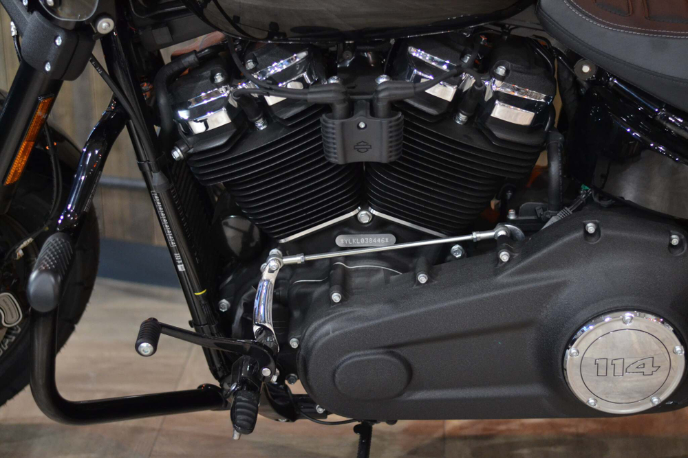 Fat Bob 114 (Fxfbs), Softail, Harley-Davidson 2020 Vivid Black customized