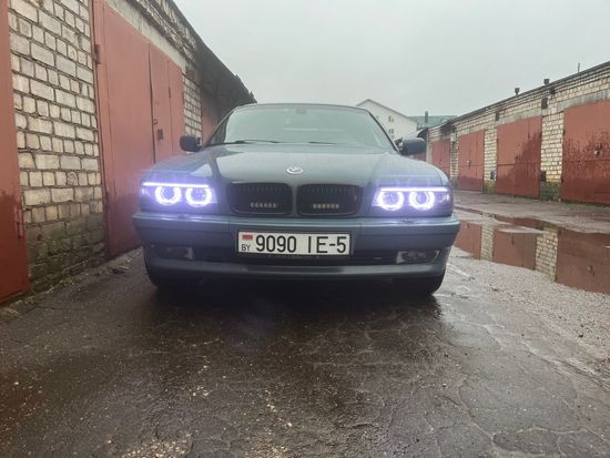 Передние фары 3D Angel Eyes для BMW 7 E38 (94-01) черные