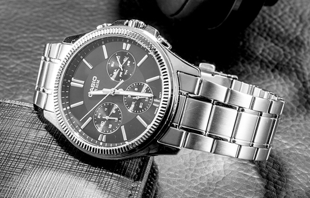 CASIO G Shock MTP 1375D 1A