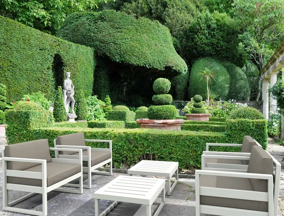 Кресло уличное пластиковое Mykonos, белый, светло-коричневый