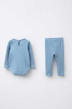 ZARA КОМПЛЕКТ ИЗ БОДИ И ЛЕГИНСОВ С КРУЖЕВОМ, ВЫЦВЕТШИЙ СИНИЙ