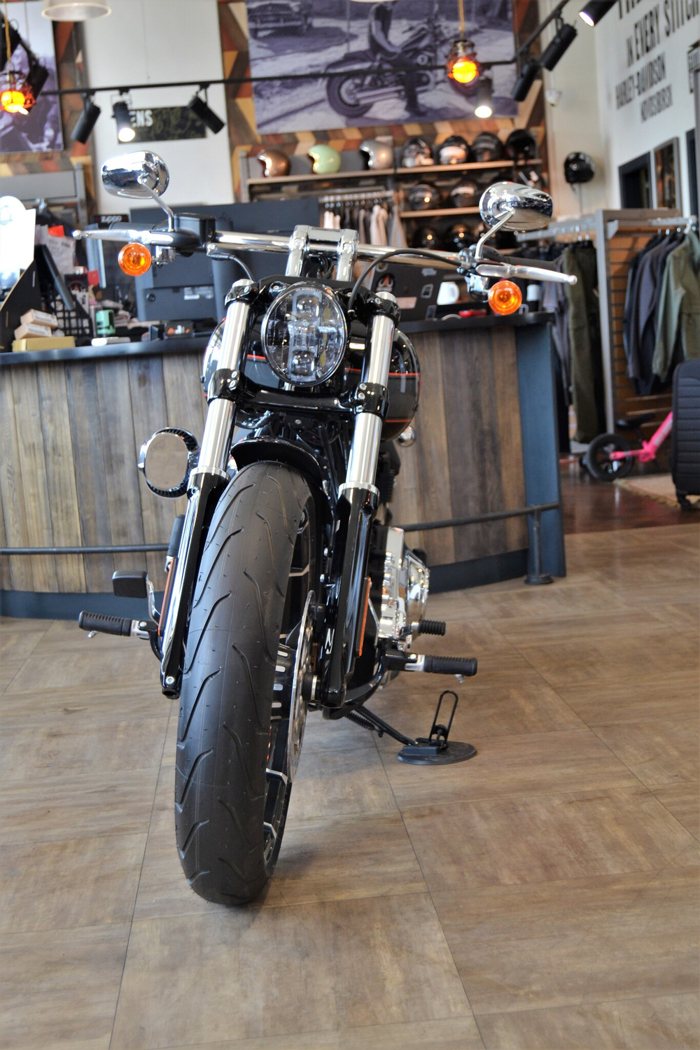 Harley-Davidson BREAKOUT 117 (Vivid Black) 2024