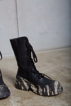 БОТИНКИ С КАМУФЛЯЖНОЙ ПОДОШВОЙ