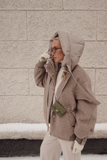 Пуховик средней длины из шерсти с капюшоном