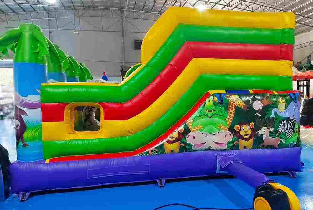 Коммерческий надувной батут "Сафари-джунгли 2 " 6*5*2,8 м