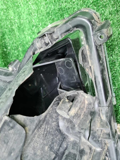 Битая Фара левая Toyota Land Cruiser Prado 150 17-нв LED