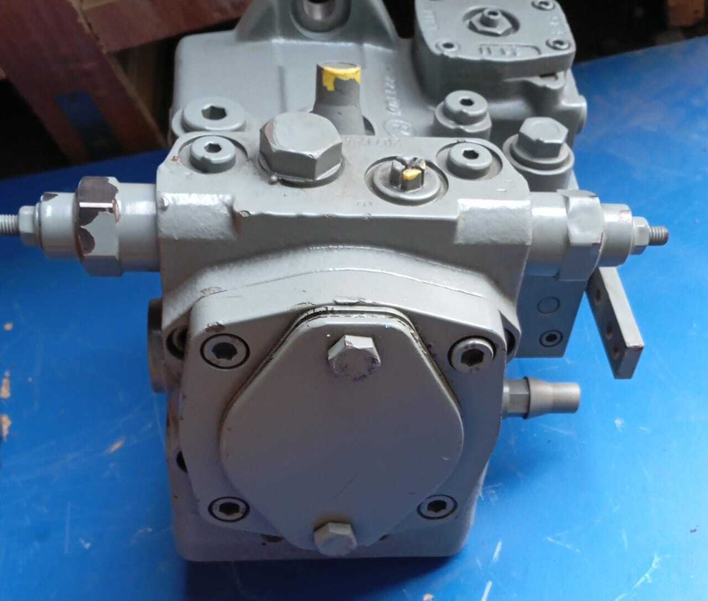 Гидравлический насос Bosch Rexroth A10VG28-A10VG28 (двойной)