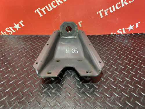 Кронштейн амортизатора переднего