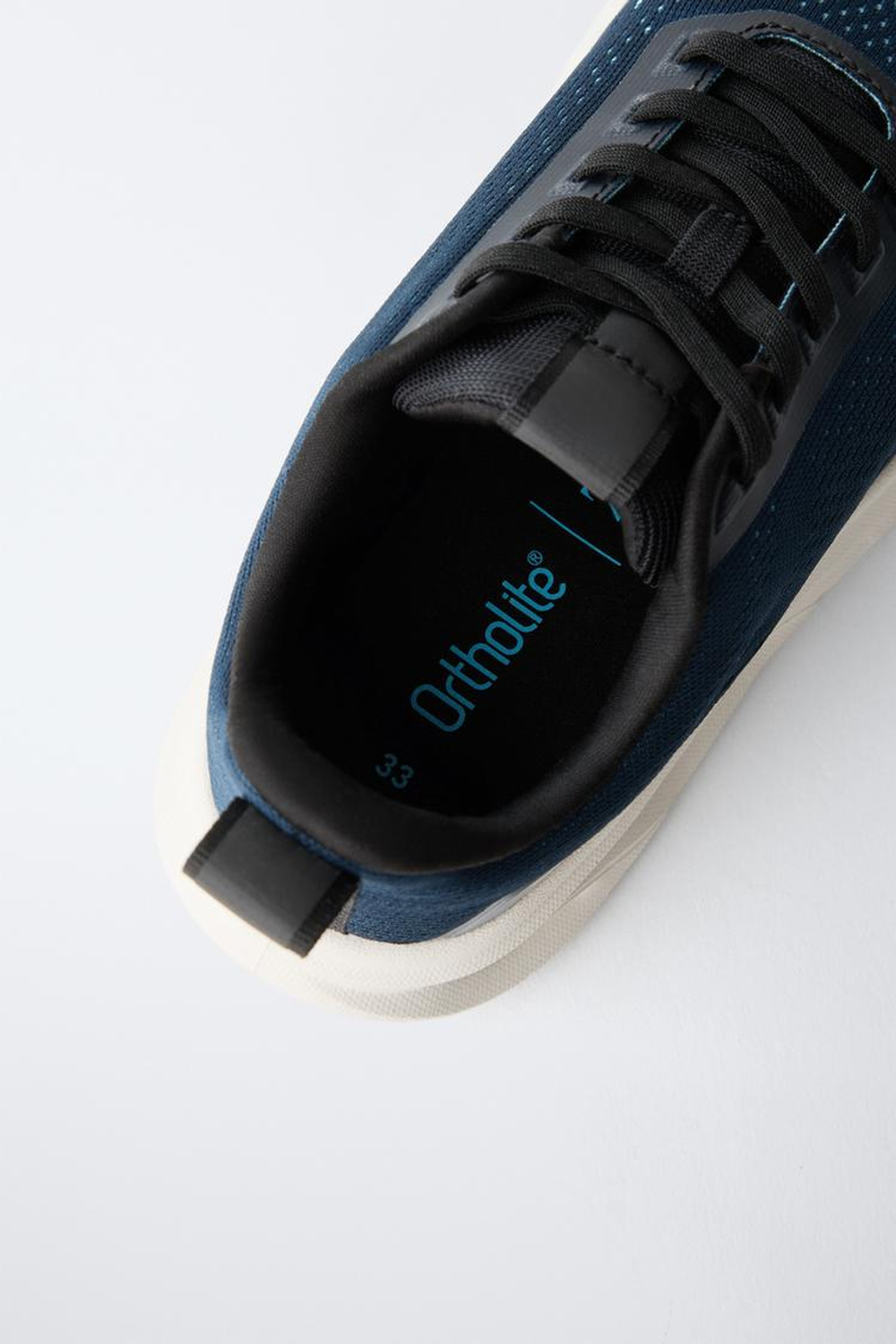 ZARA КРОССОВКИ С ДЕТАЛЯМИ НА ПОДОШВЕ, СИНИЙ