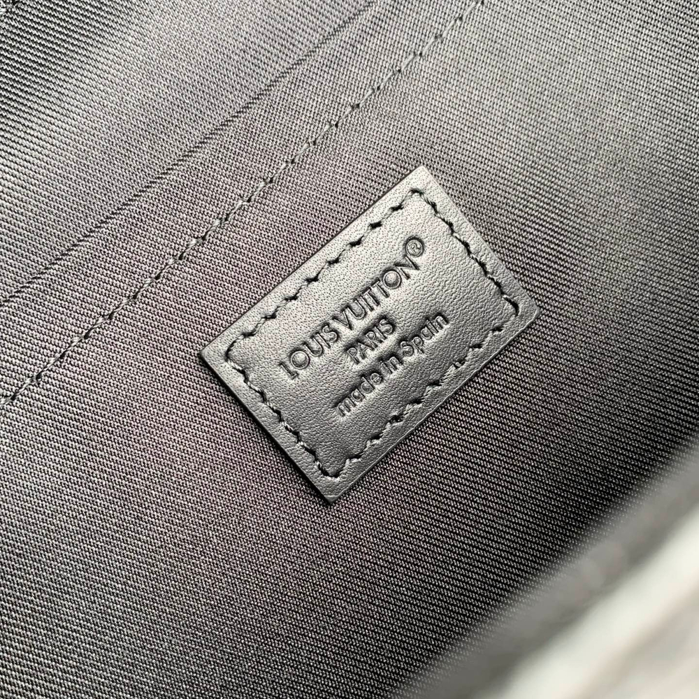 Louis Vuitton Courrier Messenger