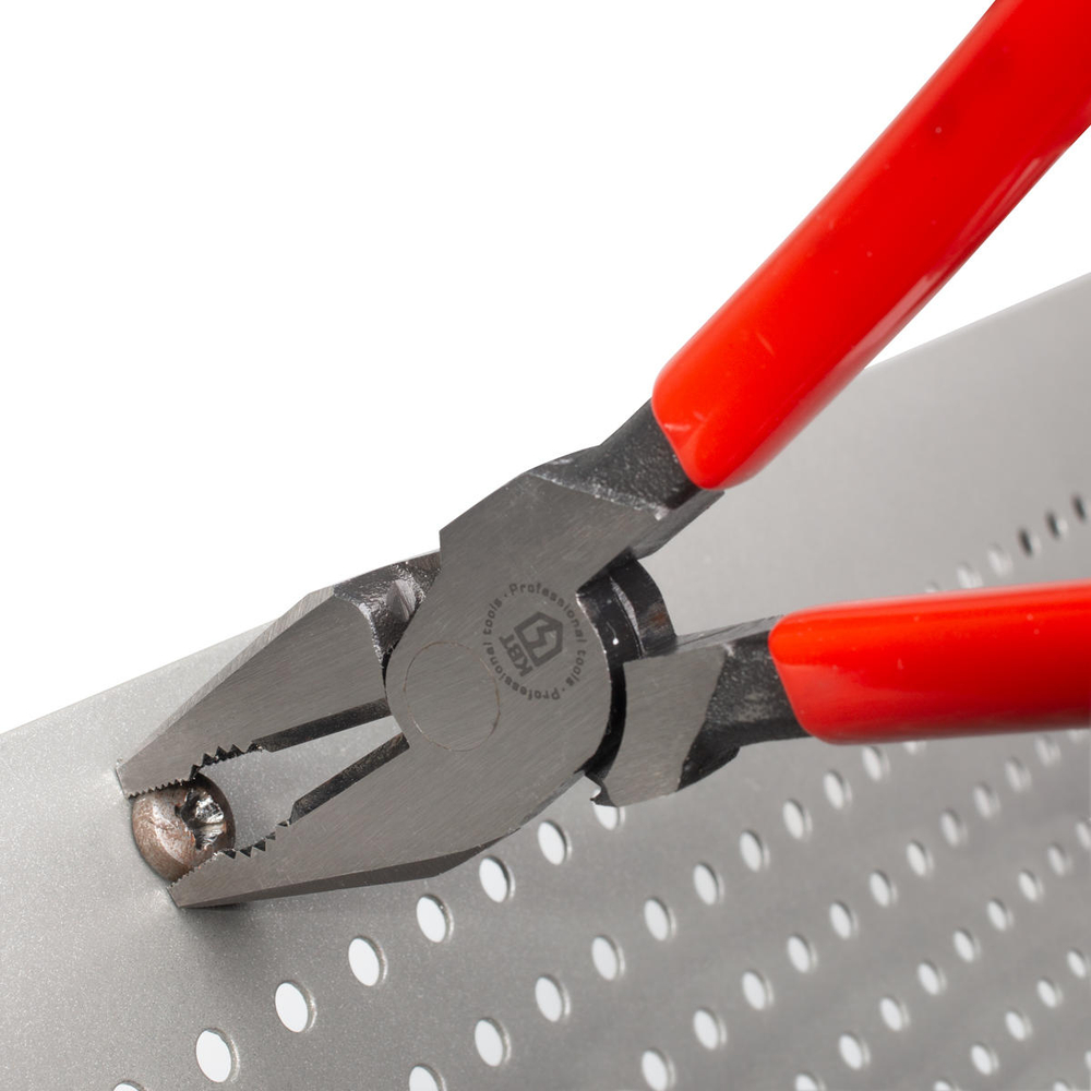 pliers_vampire_use_1_897962629.jpg