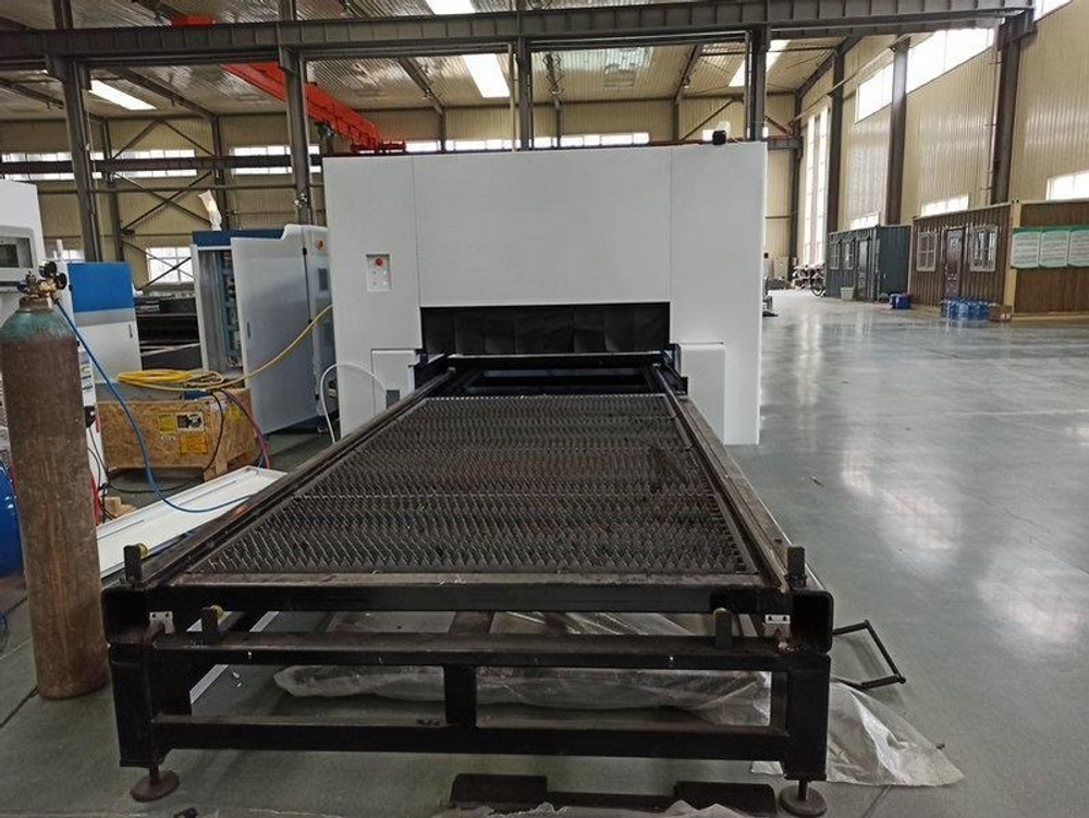 MetalTec 1530P (1500Вт) промышленный комплекс лазерной резки