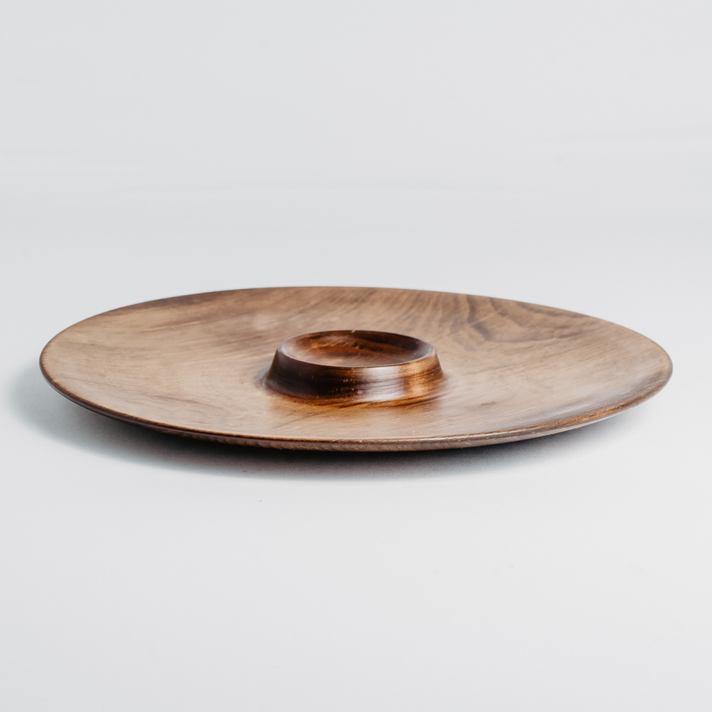 Деревянное блюдо Art of Siberia для подачи шашлыка и закусок с соусницей из дерева сибирский кедр. T76