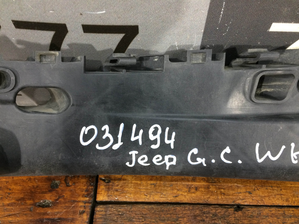 Кронштейн фары правой Jeep Grand Cherokee (WK2)  Б/У Оригинал 163366B