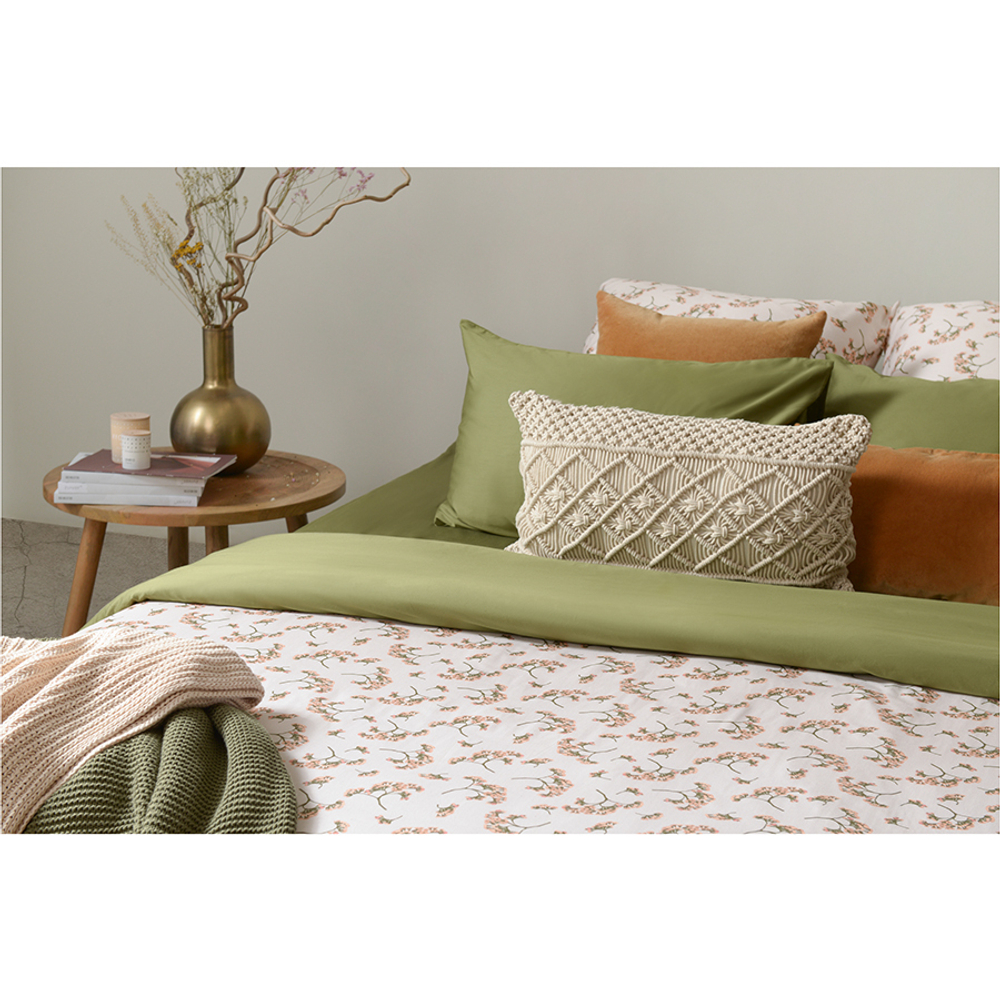 Комплект постельного белья из сатина оливкового цвета с принтом "Степное цветение" из коллекции prairie, 200х220 см