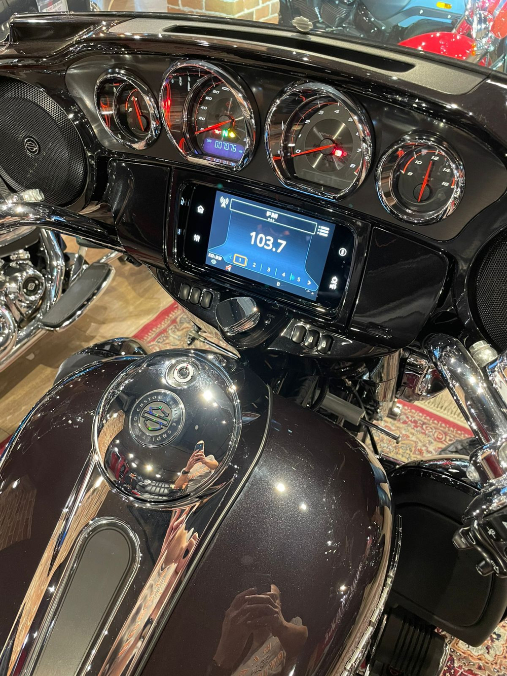 CVO™ Tri Glide® (FLHTCUTGSE), 2020 M/Y