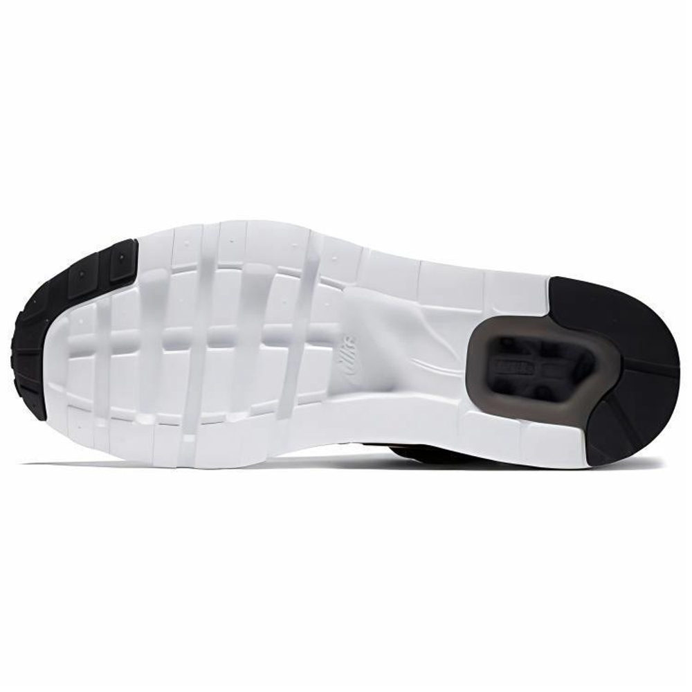 Кроссовки Nike Air Max Zero Essential